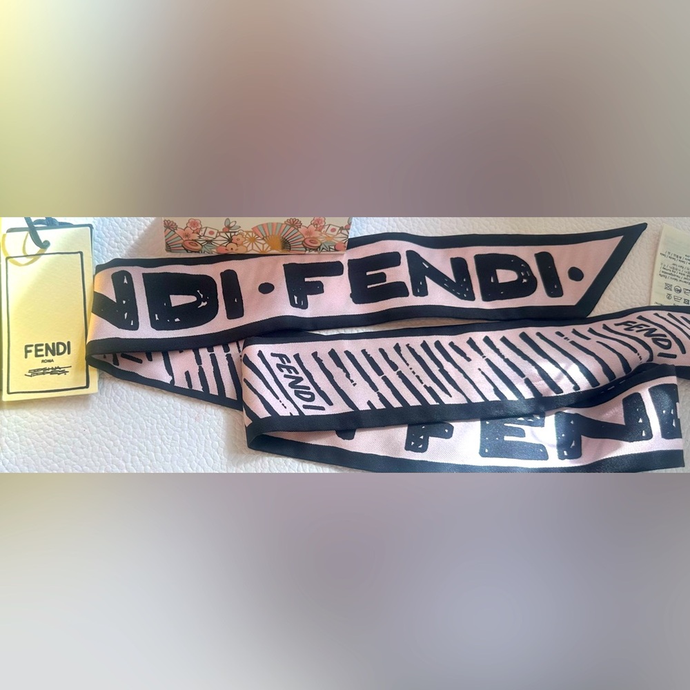 🩷🖤NWT Fendi Joshua Vide Pink, Black and White Twilly🩷🖤